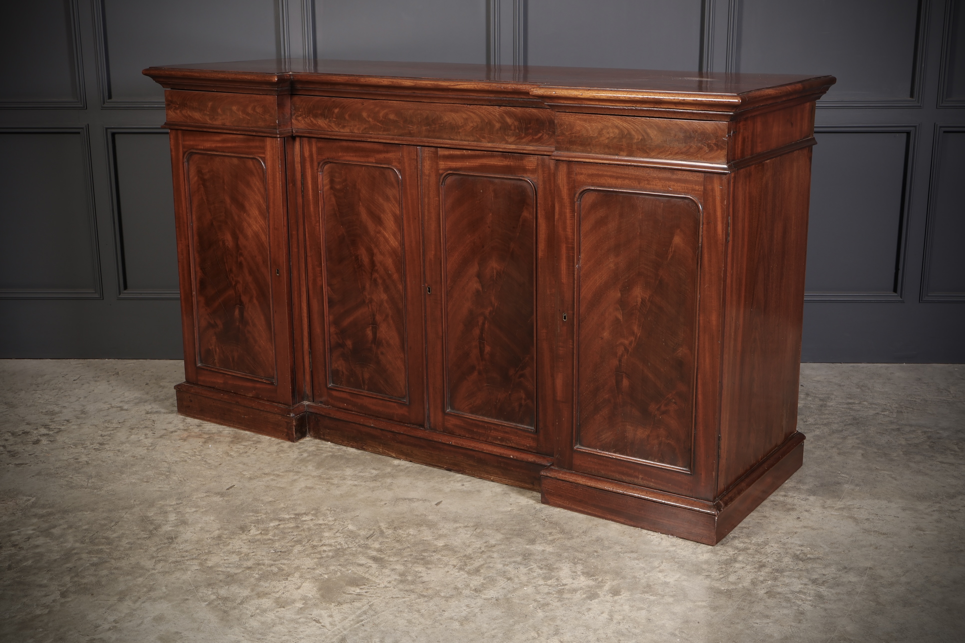 Victorian Mahogany 4 Door Sideboard - Image 7